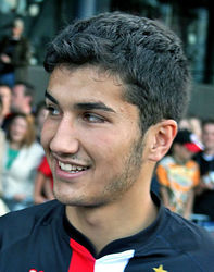 Нури Шахин